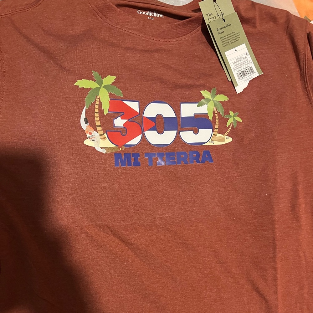 Miami Área code Cuban flag! Mi Tierra. Trying to keep the area code love going